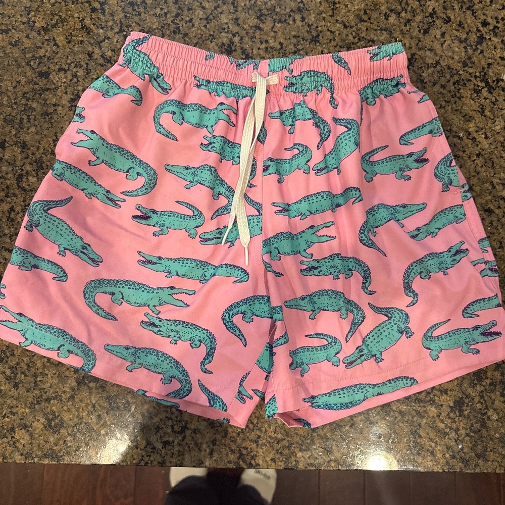 Chubbies Men's Extra Small‎ Pink Alligator Print Swim Trunks Shorts